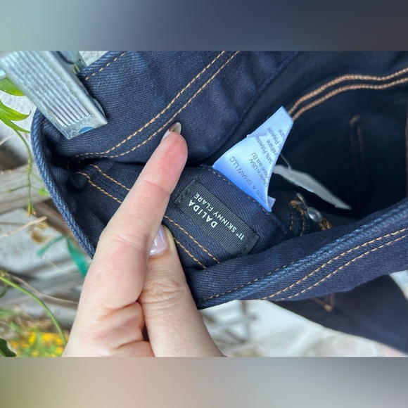 ❌SOLD❌Veronica Beard DALIDA DOUBLE SKINNY FLARE DENIM in indigo New with Tags! - Picture 11 of 16